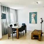 Travel Habitat Atico Calle Comedias *