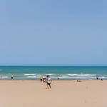 Nautico Junto A La Playa Malvarrosa