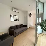 Luxury Apartment *