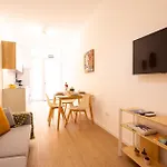 Apartment Florit Flats - The Maritim Metro Station