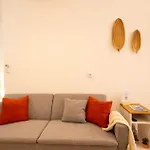 Florit Flats - The Maritim Metro Station Apartment