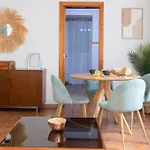 Travel Habitat Plaza Del Pilar.