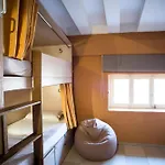River Hostel Valensiya