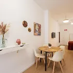 Florit Flats - The Maritim Metro Station Apartment