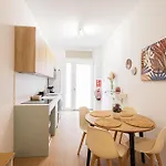 Florit Flats - The Maritim Metro Station *