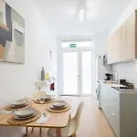 Apartment Florit Flats - The Maritim Metro Station *