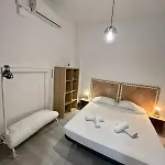 Luminoso Familiar Y Patio Privado *