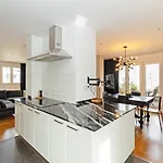 Guestready - Elegant Retreat In Lägenhet