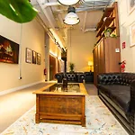 Apartment The 153 *