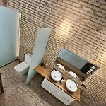 Iy Loft 4 - Open Plan Garage Style - Up To 4 People *