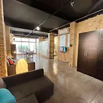 Apartman Iy Loft 4 - Open Plan Garage Style - Up To 4 People *