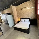 Apartman Iy Loft 4 - Open Plan Garage Style - Up To 4 People *