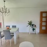 300 M From The ,parking , Breakfast