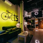 公寓 Ruzafa Roots, 12 Min To Centre, Smart Tv, Wine 瓦伦西亚