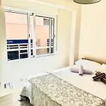 A 20 Minutos De La Playa Y 10 Minutos Del Puerto De *