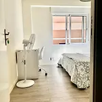 A 20 Minutos De La Playa Y 10 Minutos Del Puerto De 홈스테이
