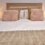 Romantic Roig Arena N10 Virkin شقة