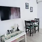 Loft Con Balcon Cercano Al Centro De *