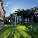 Beachfront Family With Pool 公寓 *