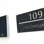Nomad Haux Mestalla Apartment *