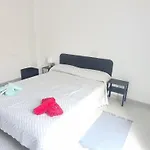 منزل للإقامة Centricas, Tranquilas Y Acogedoras De Matrimonio En Vivienda Compartida فالنسيا