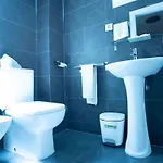 瓦伦西亚多米尔旅舍 3*