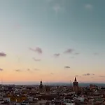 Only فندق فالنسيا