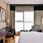 Hotel Nh Center