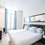 Petit Palace Plaza De La Reina فندق