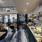 Petit Palace Plaza De La Reina فندق 3*