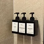 Boutique - Plaza Tower * Valence