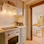 Cabanal Beachfront - 1 Min To Sea, Ac, Smarttv, Balcony *