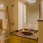 Апартаменты Cabanal Beachfront - 1 Min To Sea, Ac, Smarttv, Balcony *