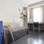 Residencia Universitaria Resa Damia Bonet *