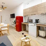 Travel Habitat Nou Mestalla Apartament Walencja