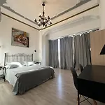 Turia Pio De 3 Apartment *