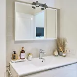 Splendid In Apartment *