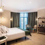 Melia Plaza 4*