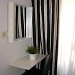 瓦伦西亚多米尔旅舍 3*