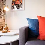 Window To Market 公寓 *