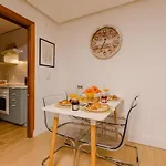 Cabanal Beachfront , 1 Min To Sea , Ac , Coffee , Balcony , Fastwifi Валенсия
