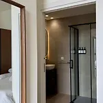Boutique - Plaza Tower * Valence