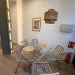 Mestalla Flats & Rut