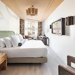 One Shot Puerta Ruzafa 4*