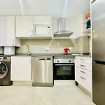 Dom wakacyjny Design & Stylish House In The Center Of