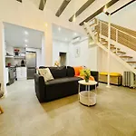 Design & Stylish House In The Center Of Walencja