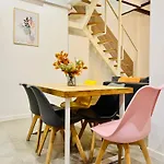 펜션 Design & Stylish House In The Center Of