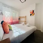 펜션 Design & Stylish House In The Center Of