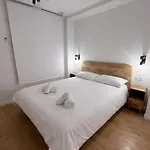 Acogedor Frente A Plaza Del Cedro