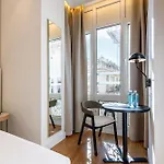 Petit Palace Plaza De La Reina فندق 3*